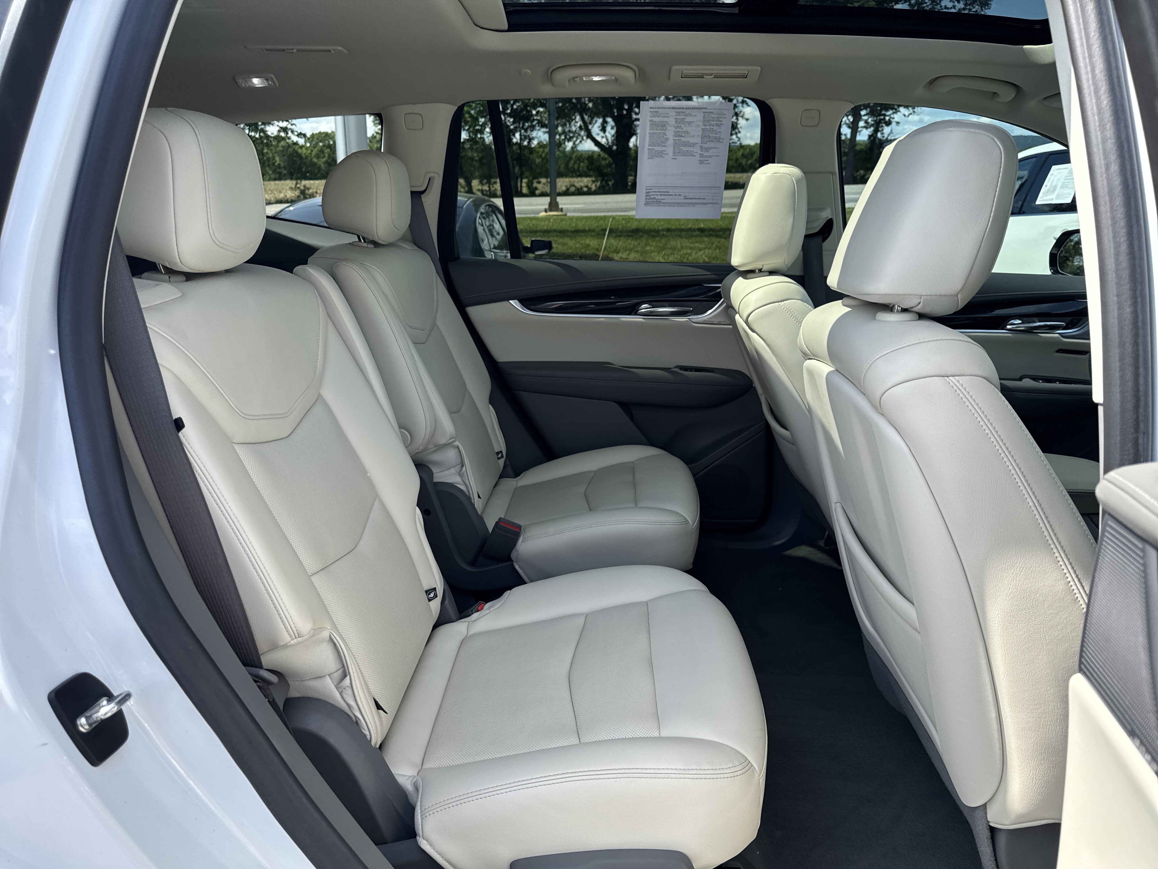 Used 2022 Cadillac XT6 Premium Luxury w/ Technology Package AWD/4WD image 19