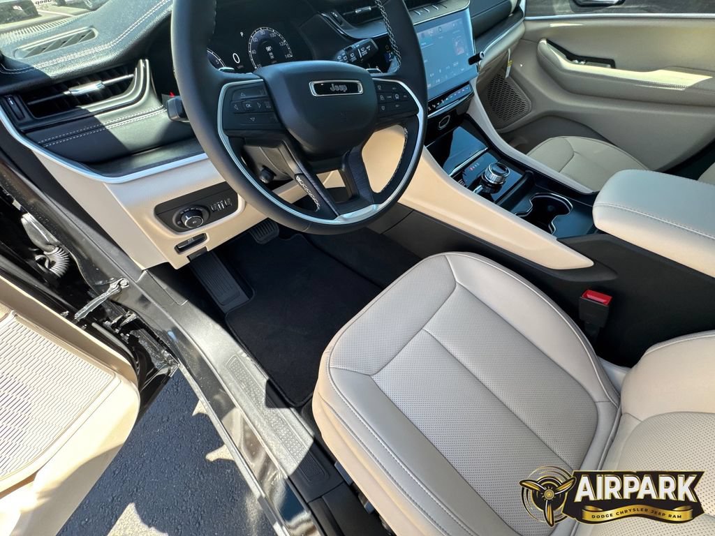 New 2026 Jeep Grand Cherokee Limited w/ Luxury Tech Group II AWD/4WD image 18