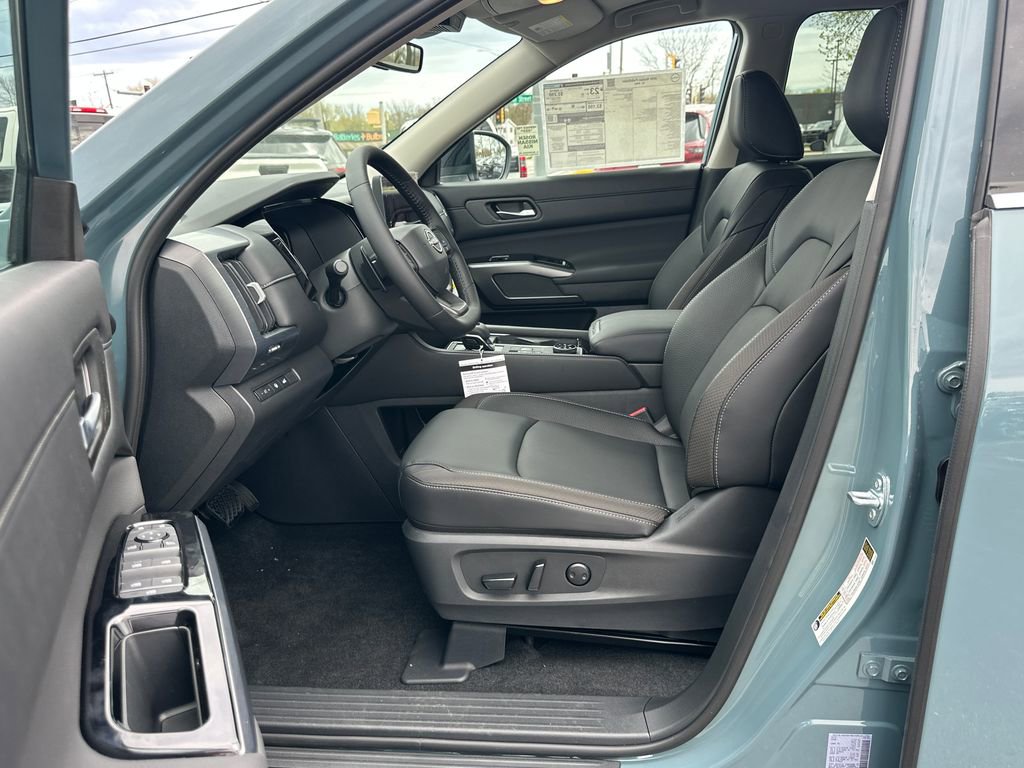 New 2026 Nissan Pathfinder SL AWD/4WD image 9