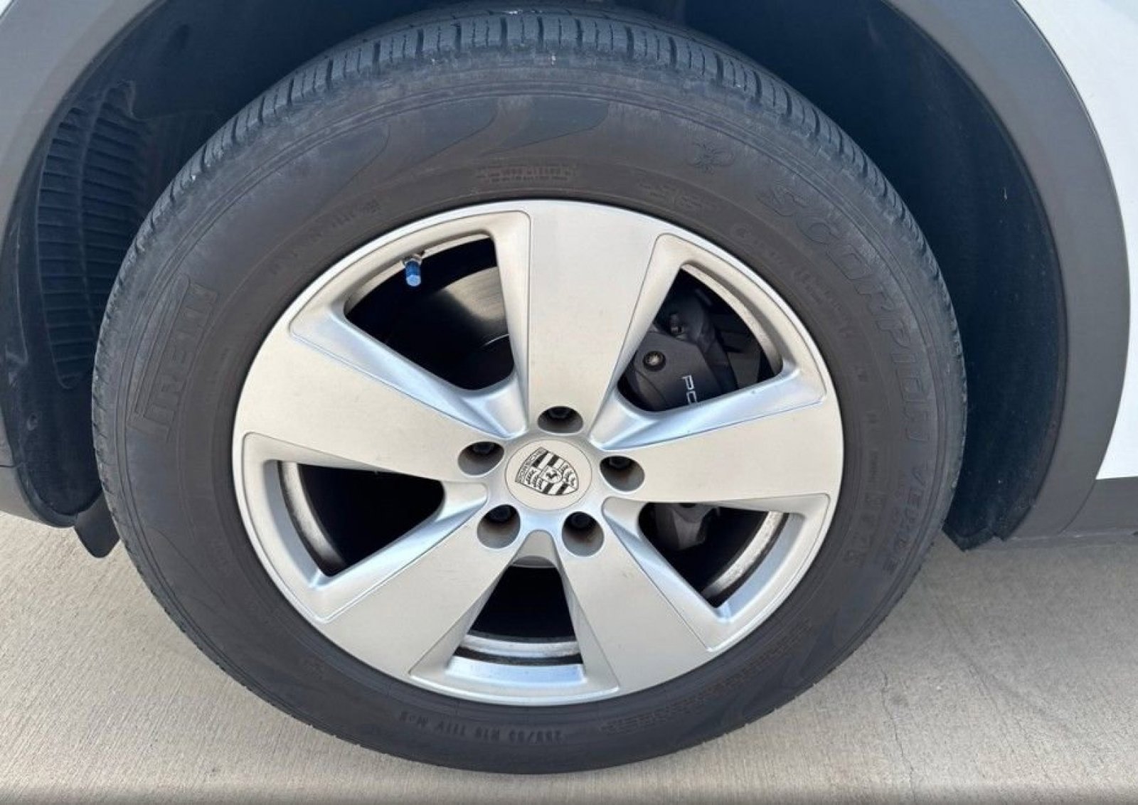 Used 2020 Porsche Cayenne AWD/4WD image 12