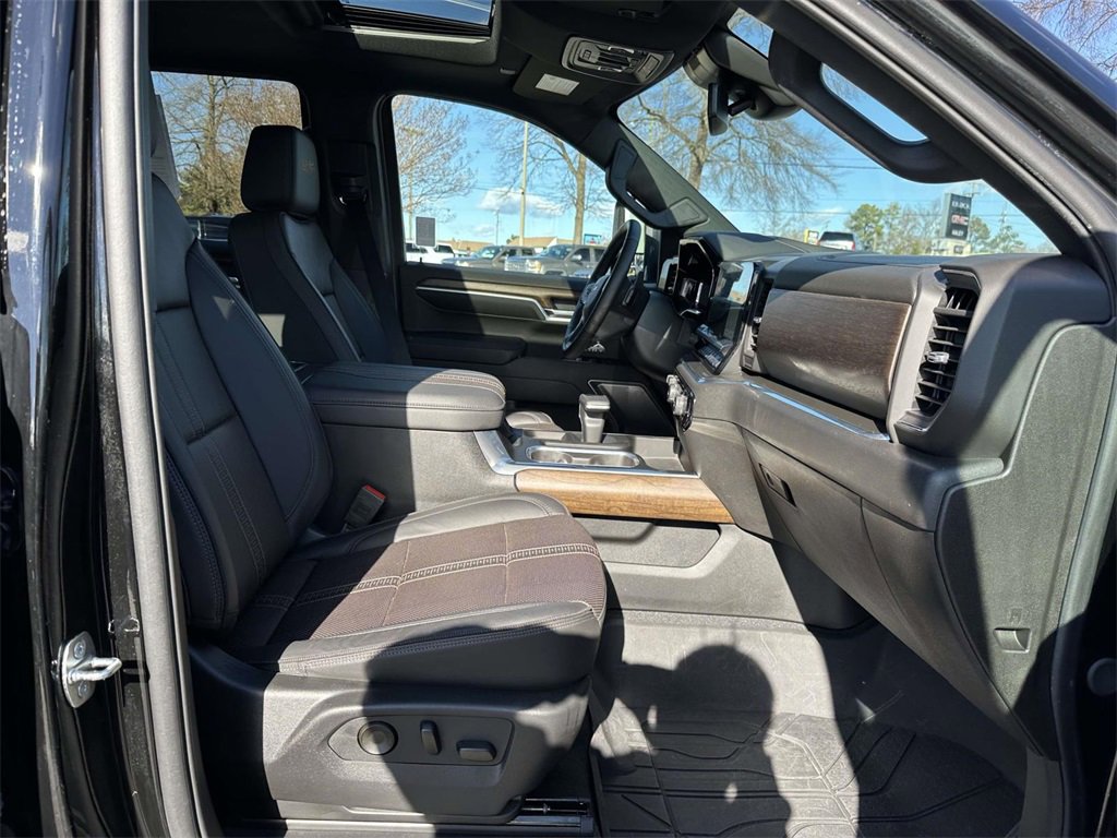 Used 2024 Chevrolet Silverado 1500 High Country w/ High Country Premium Package image 12