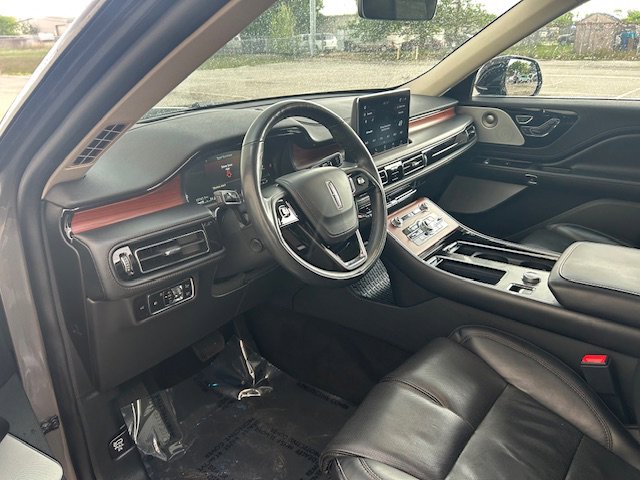 Used 2023 Lincoln Aviator Reserve w/ Equipment Group 201A image 8