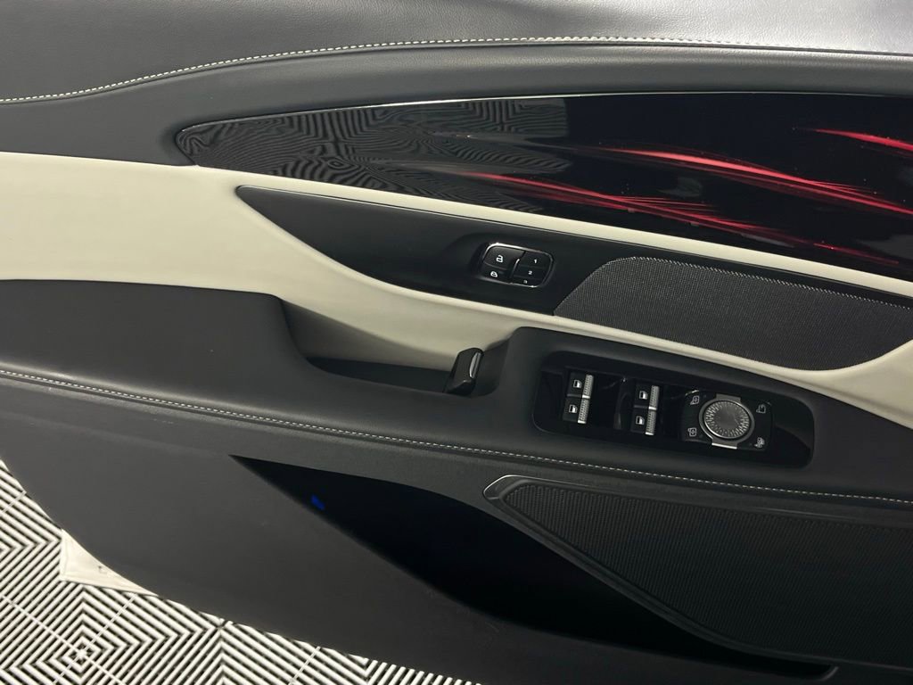 Used 2024 Lincoln Nautilus Reserve AWD/4WD image 26