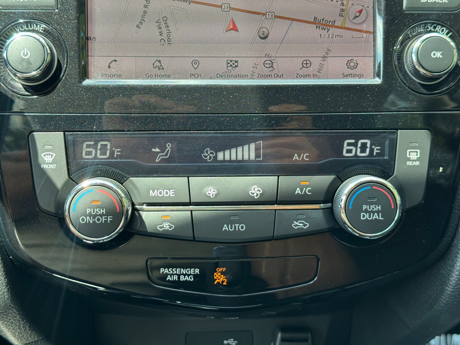 Used 2018 Nissan Rogue SV w/ Sun & Sound Touring Package AWD/4WD image 28