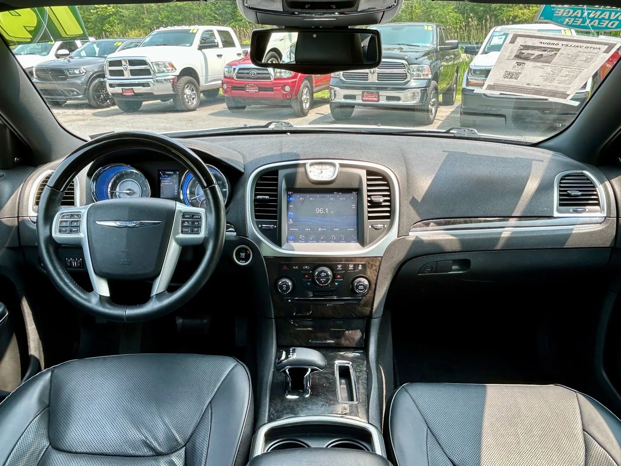 Used 2014 Chrysler 300 C w/ Light Group image 19