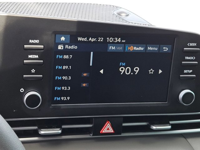 Used 2025 Hyundai Elantra SE FWD image 12