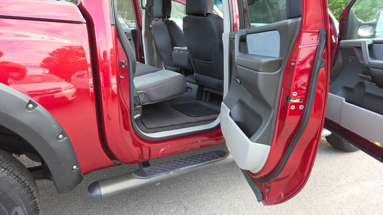 Used 2004 Nissan Titan SE w/ (Bed) Utility Bed Pkg AWD/4WD image 43