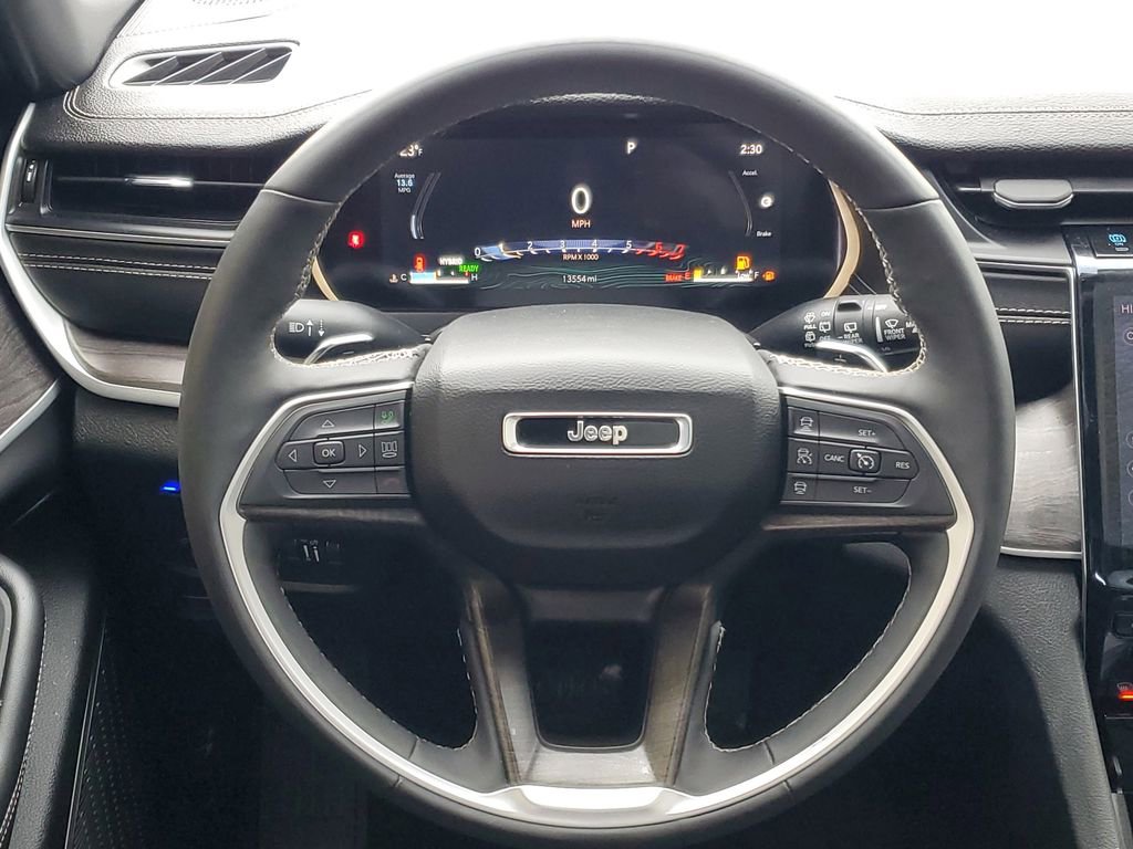 Used 2025 Jeep Grand Cherokee Limited 4xe image 29