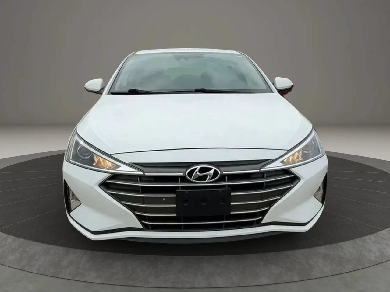 Used 2020 Hyundai Elantra SE w/ Cargo Package (C1) FWD image 2