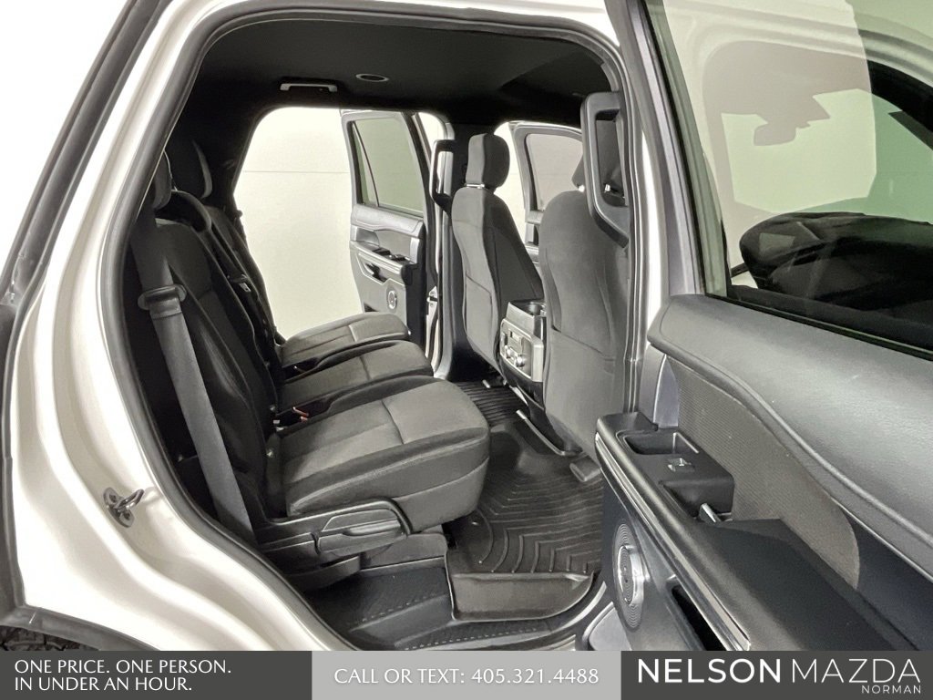 Used 2019 Ford Expedition XLT image 16