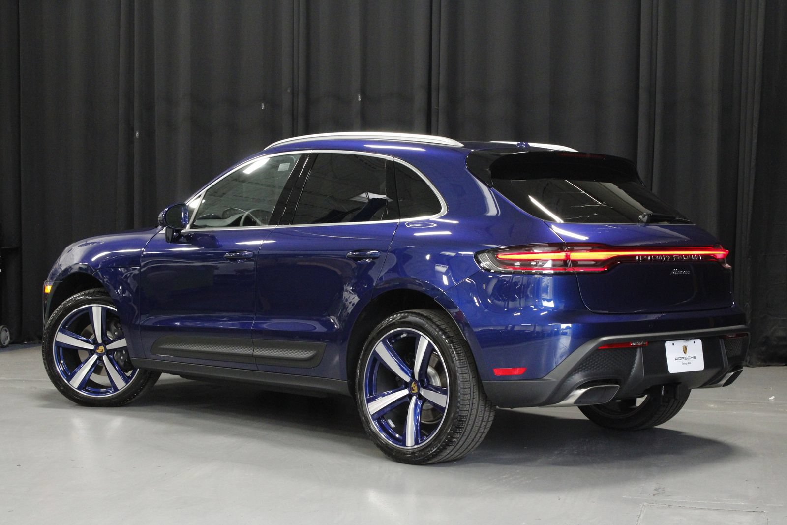 New 2026 Porsche Macan AWD/4WD image 3