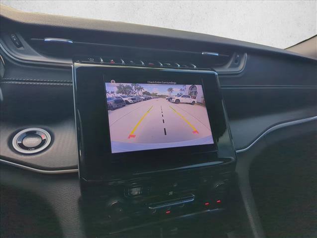 Used 2025 Jeep Grand Cherokee Laredo w/ Luxury Tech Group I RWD image 13
