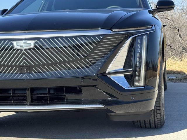 New 2026 Cadillac Lyriq Luxury RWD image 9