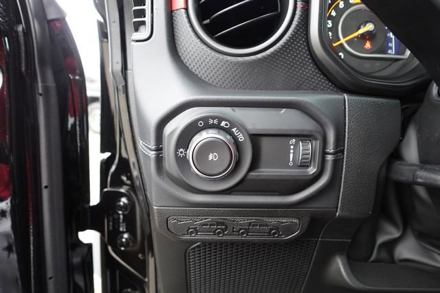 New 2026 Jeep Wrangler Unlimited Rubicon w/ Technology Group image 21