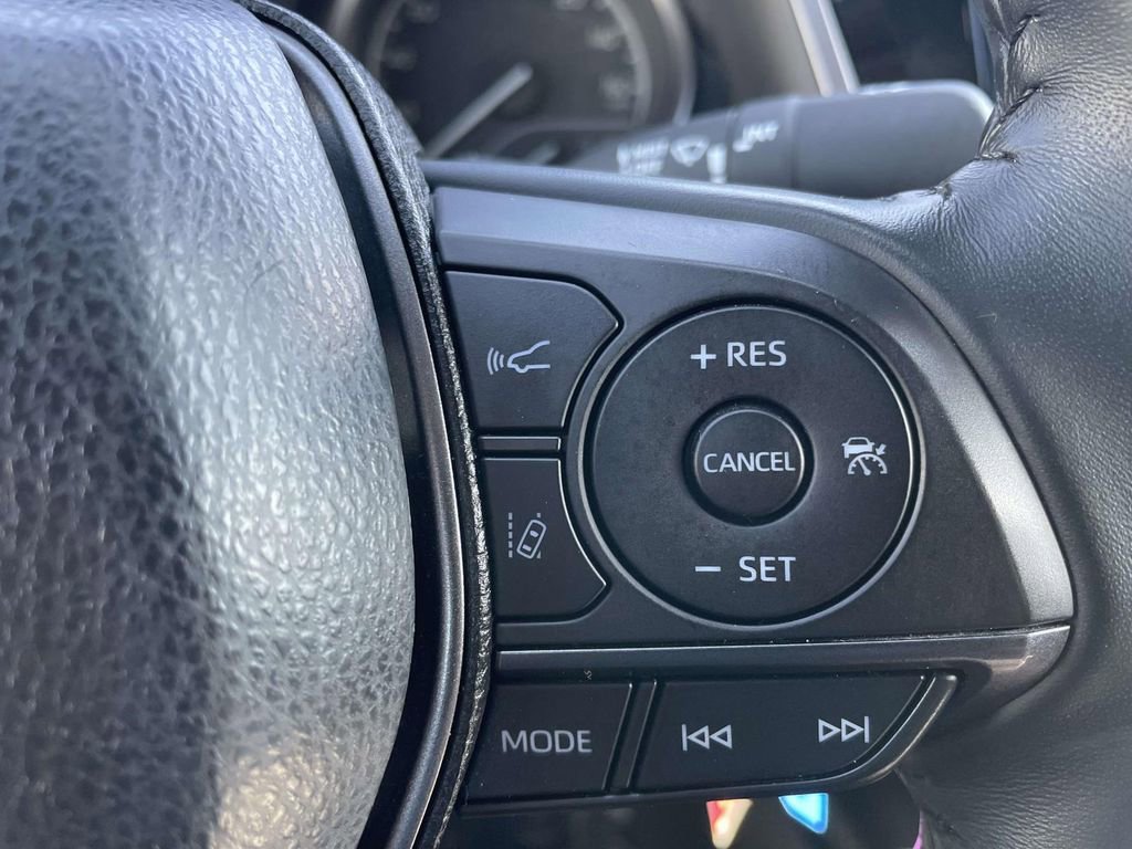 Used 2024 Toyota Camry SE image 33