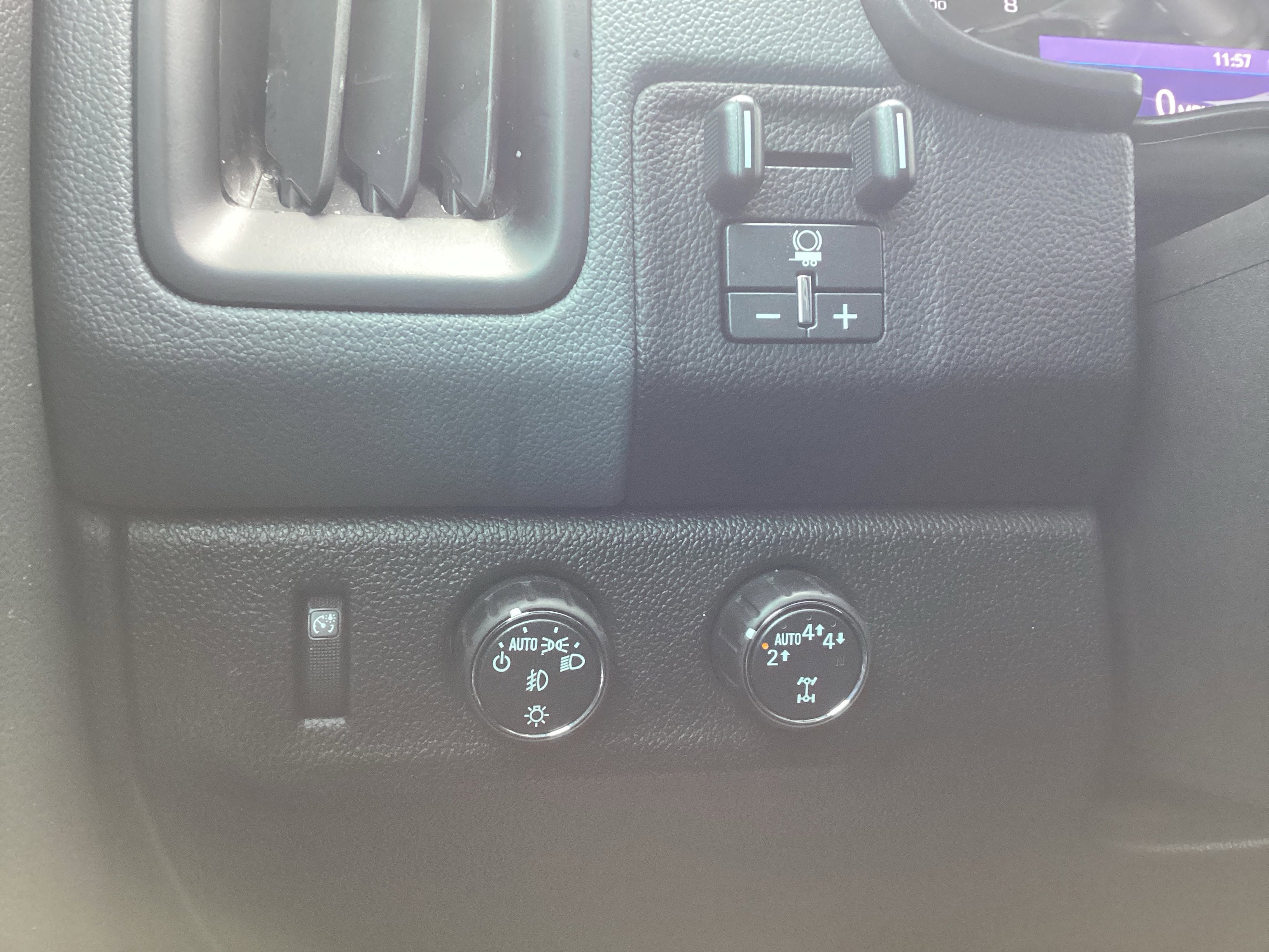 Used 2020 Chevrolet Colorado Z71 w/ Z71 Midnight Edition image 20