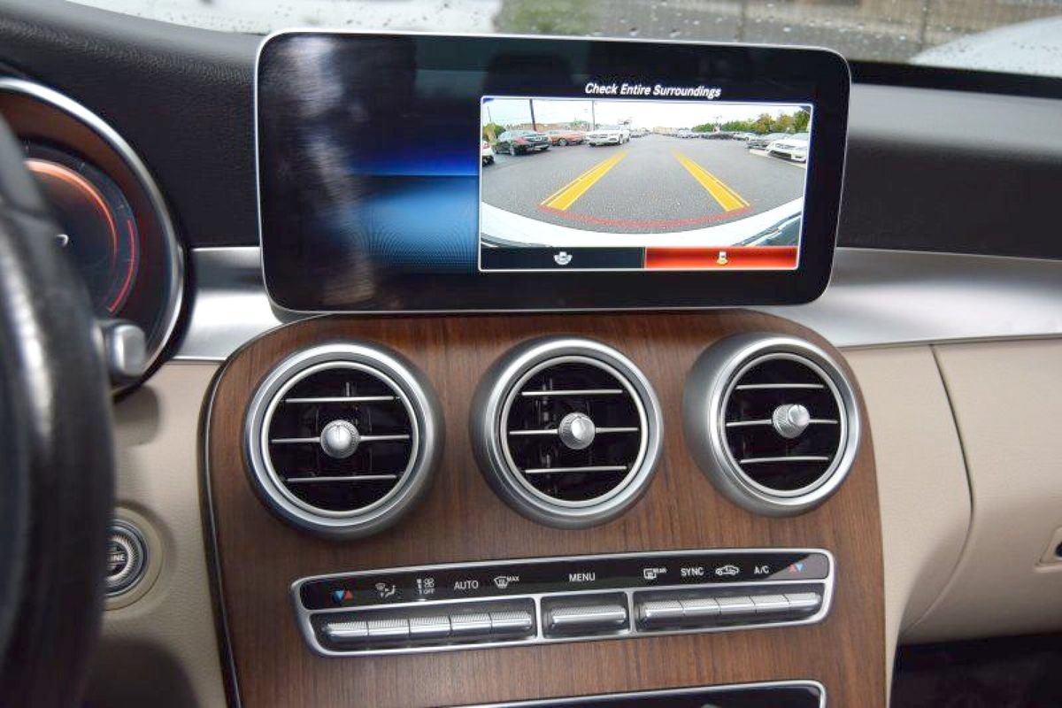 Used 2021 Mercedes-Benz C 300 Sedan image 30