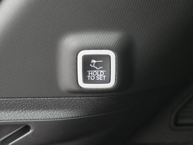 New 2025 Jeep Grand Cherokee Overland w/ Adv Protech Group III image 15