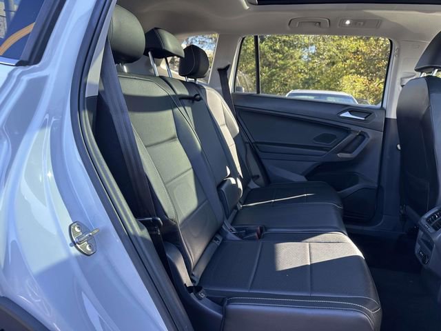 Used 2021 Volkswagen Tiguan SE w/ Panoramic Sunroof Package image 11