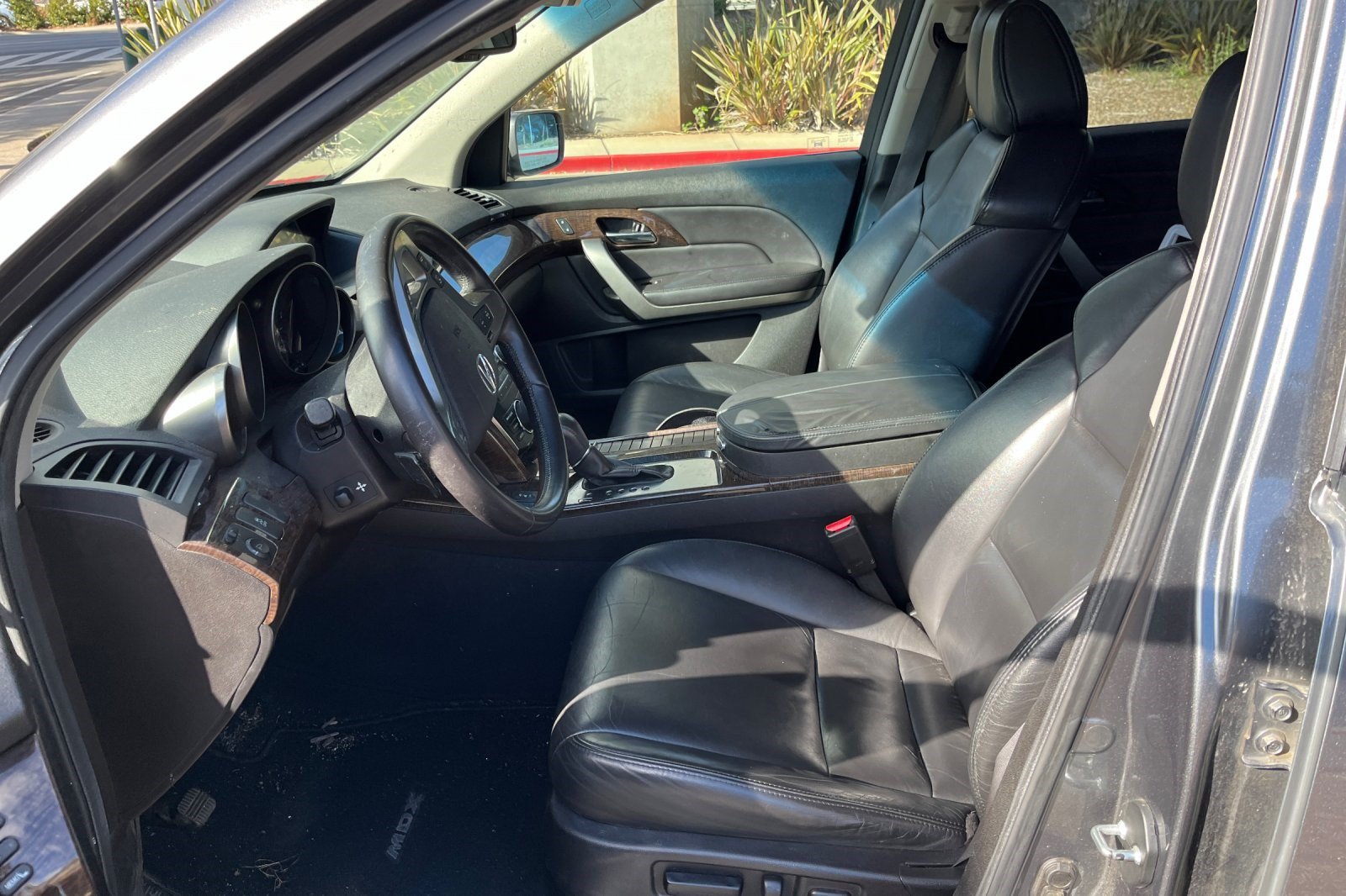 Used 2010 Acura MDX w/ Technology Package AWD/4WD image 3