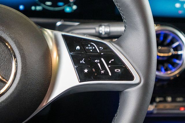 New 2026 Mercedes-Benz GLB 250 4MATIC image 16