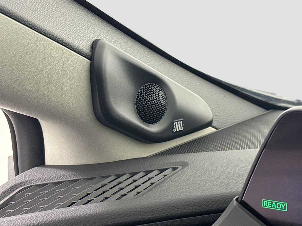 Used 2024 Toyota Prius Prime Premium FWD image 21