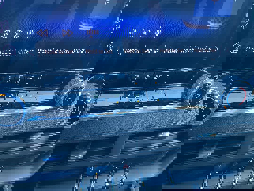 Used 2023 Chevrolet Colorado W/T image 18