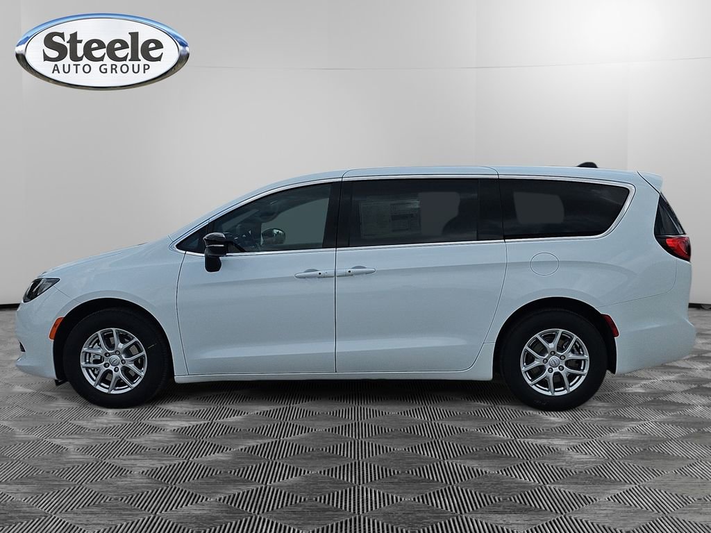 New 2025 Chrysler Voyager LX image 2