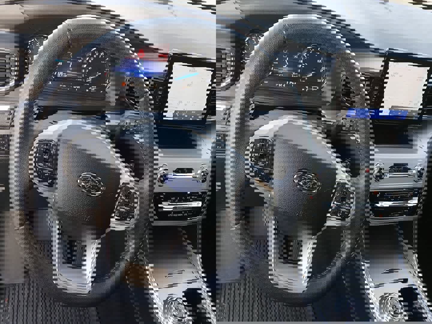 Used 2020 Ford Explorer XLT w/ Equipment Group 202A image 28