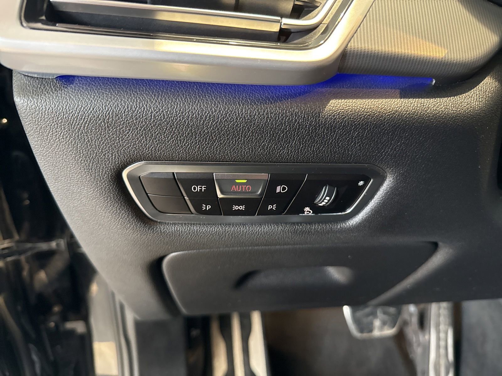 Used 2023 BMW X5 xDrive40i w/ M Sport Package image 16