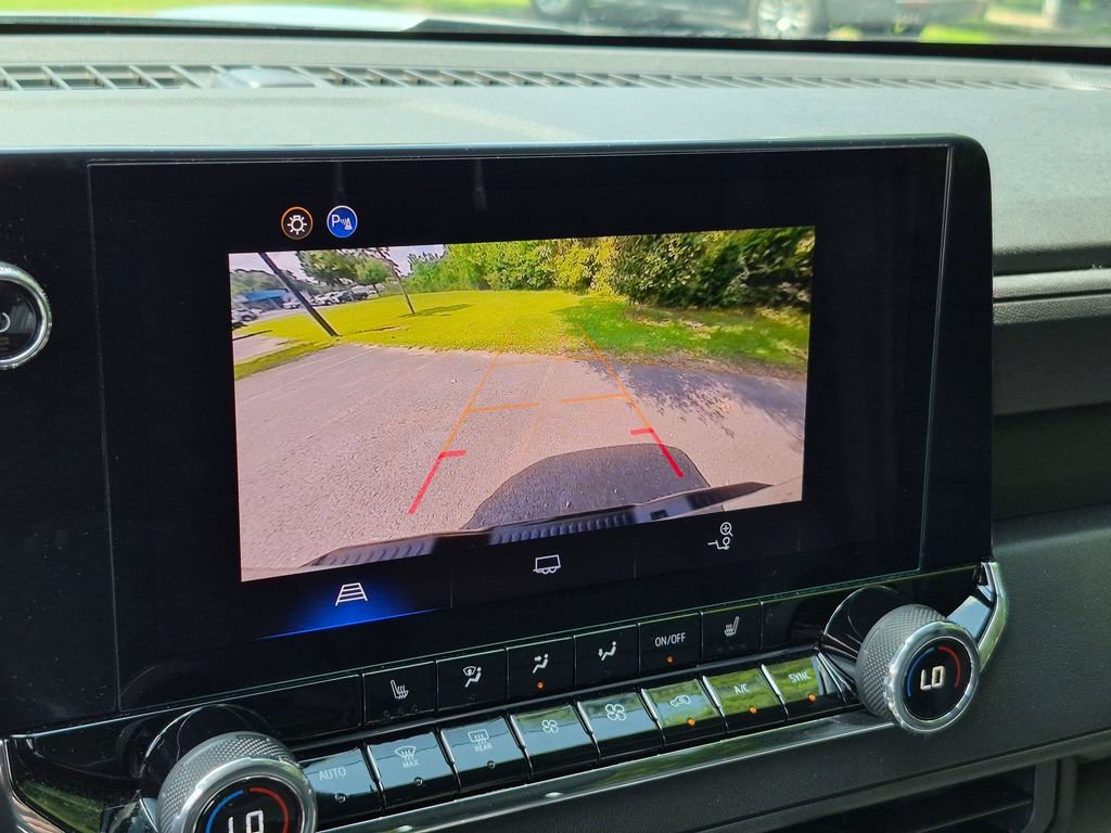 Used 2025 Chevrolet Colorado Trail Boss AWD/4WD image 23