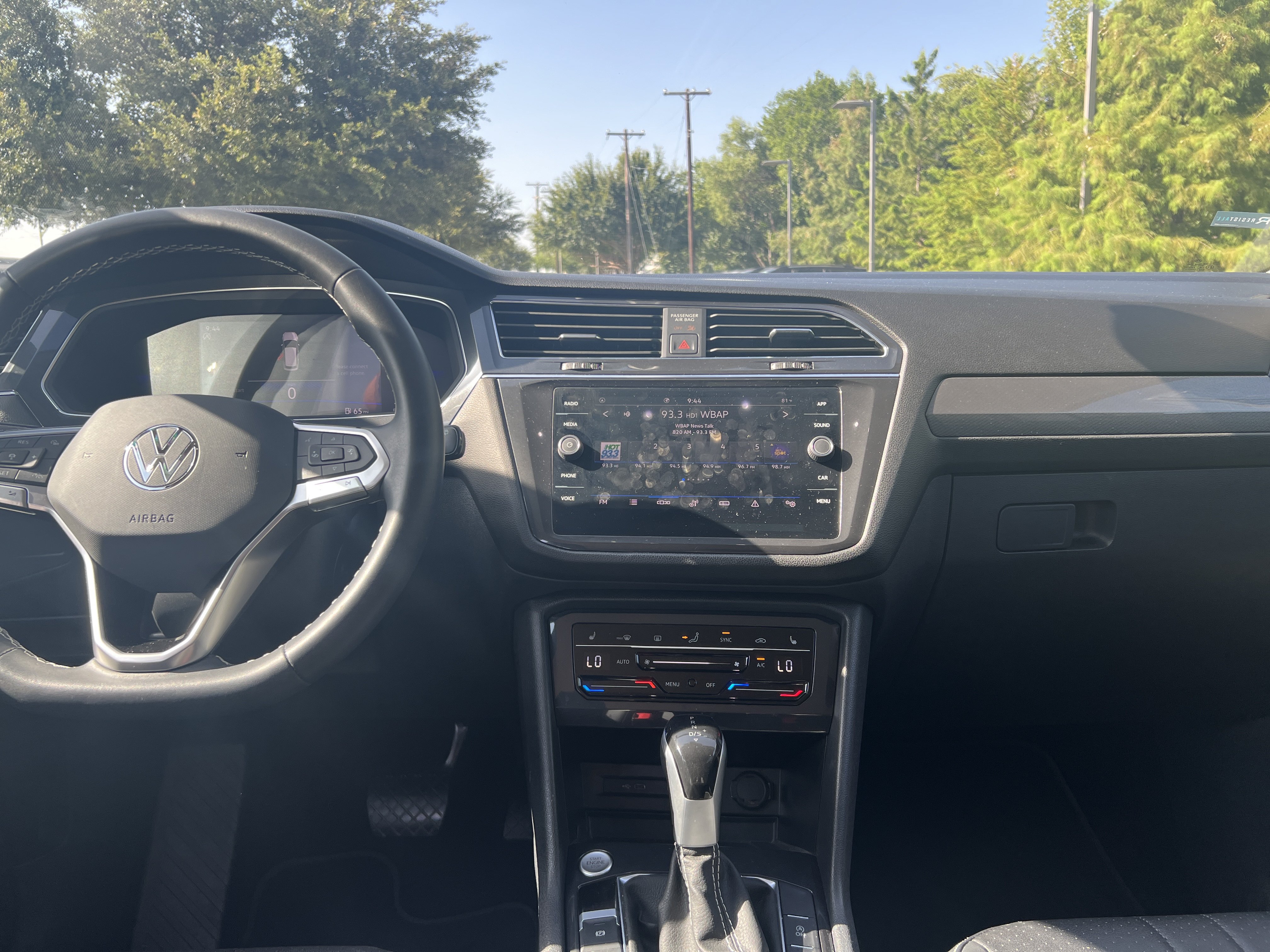 Certified 2023 Volkswagen Tiguan SE FWD image 25