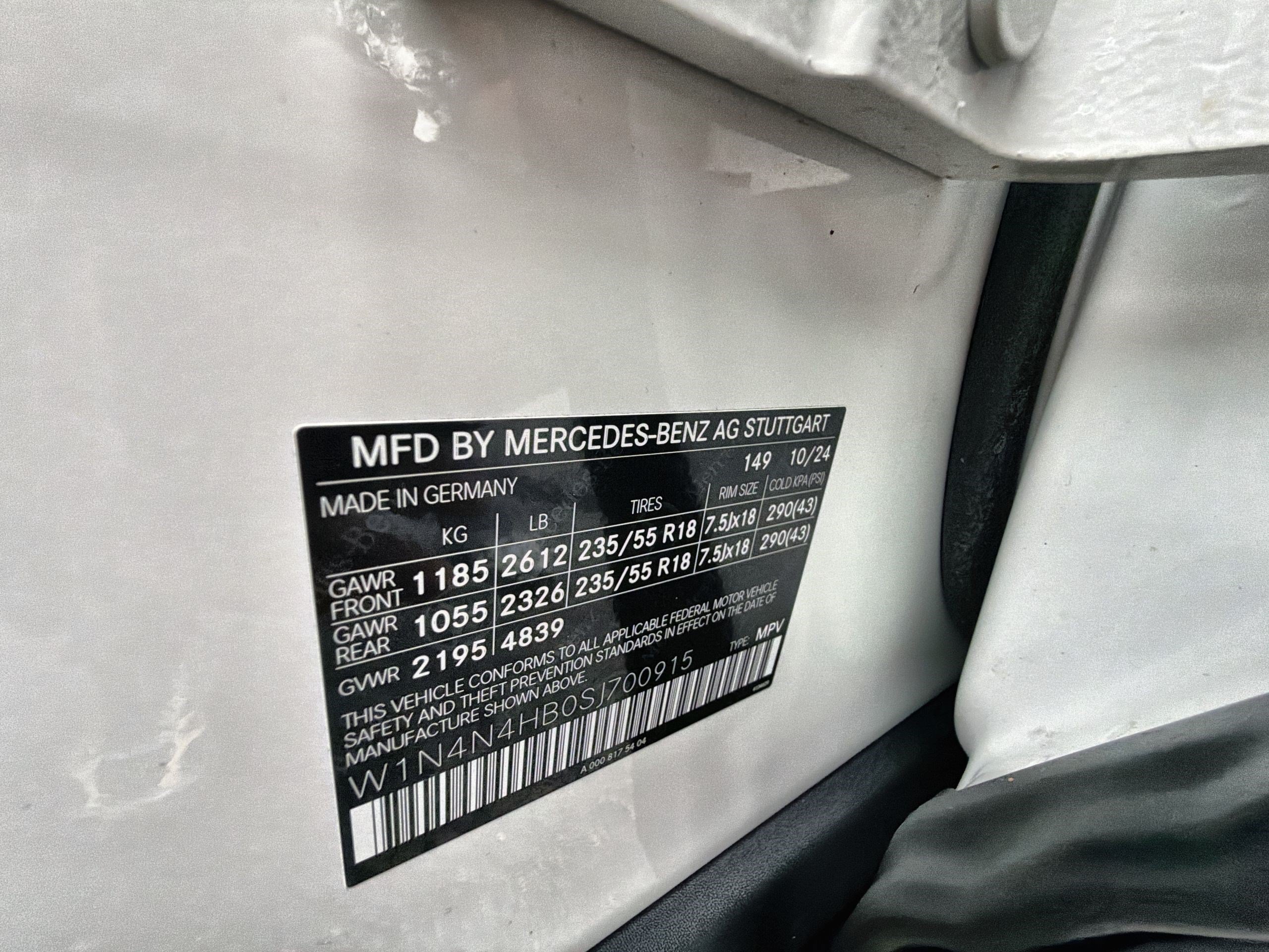 Used 2025 Mercedes-Benz GLA 250 4MATIC w/ Winter Package image 35