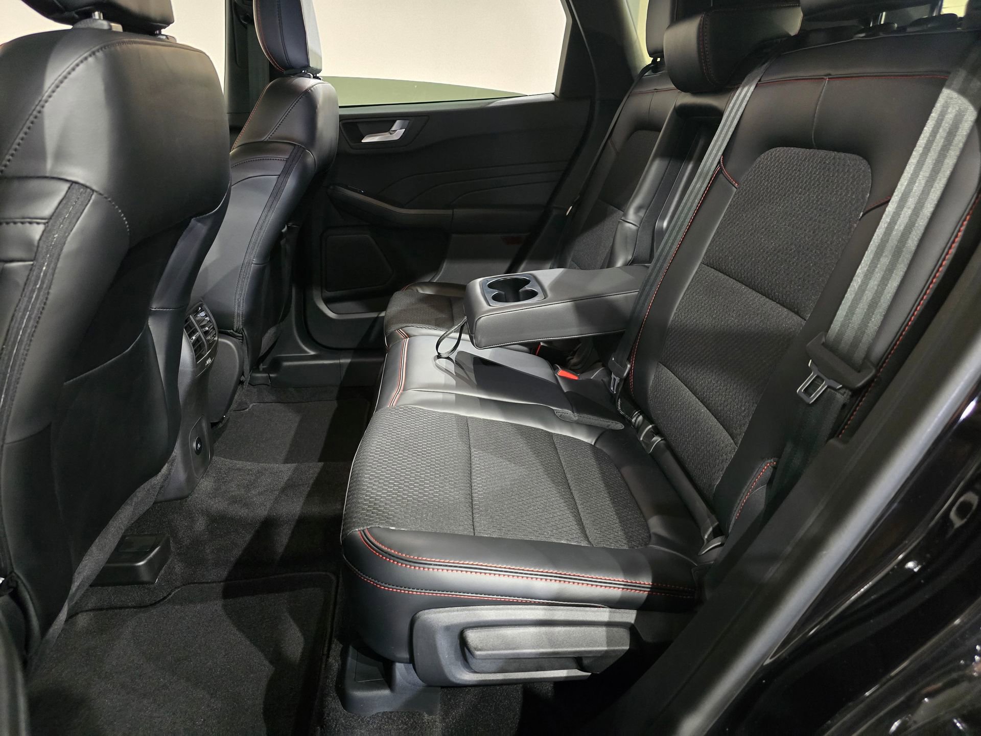New 2025 Ford Escape ST-Line w/ Tech Pack #1 image 42