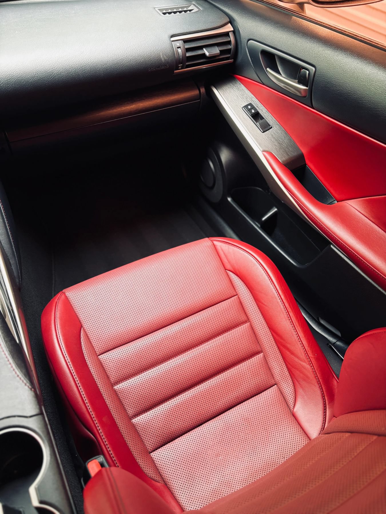 Used 2019 Lexus IS 300 F Sport w/ F Sport Package RWD image 9