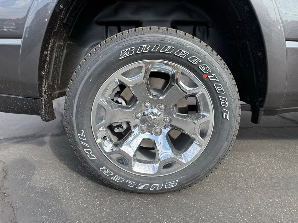 New 2026 RAM 1500 4x4 Crew Cab image 10
