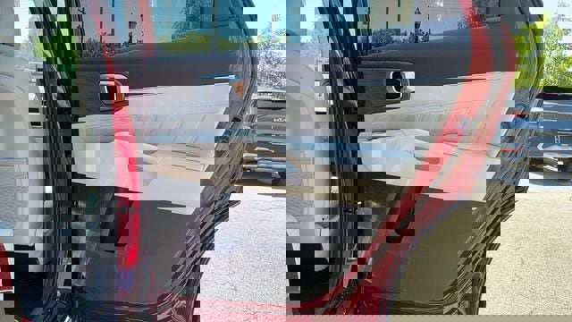 New 2025 Kia Sorento SX image 2