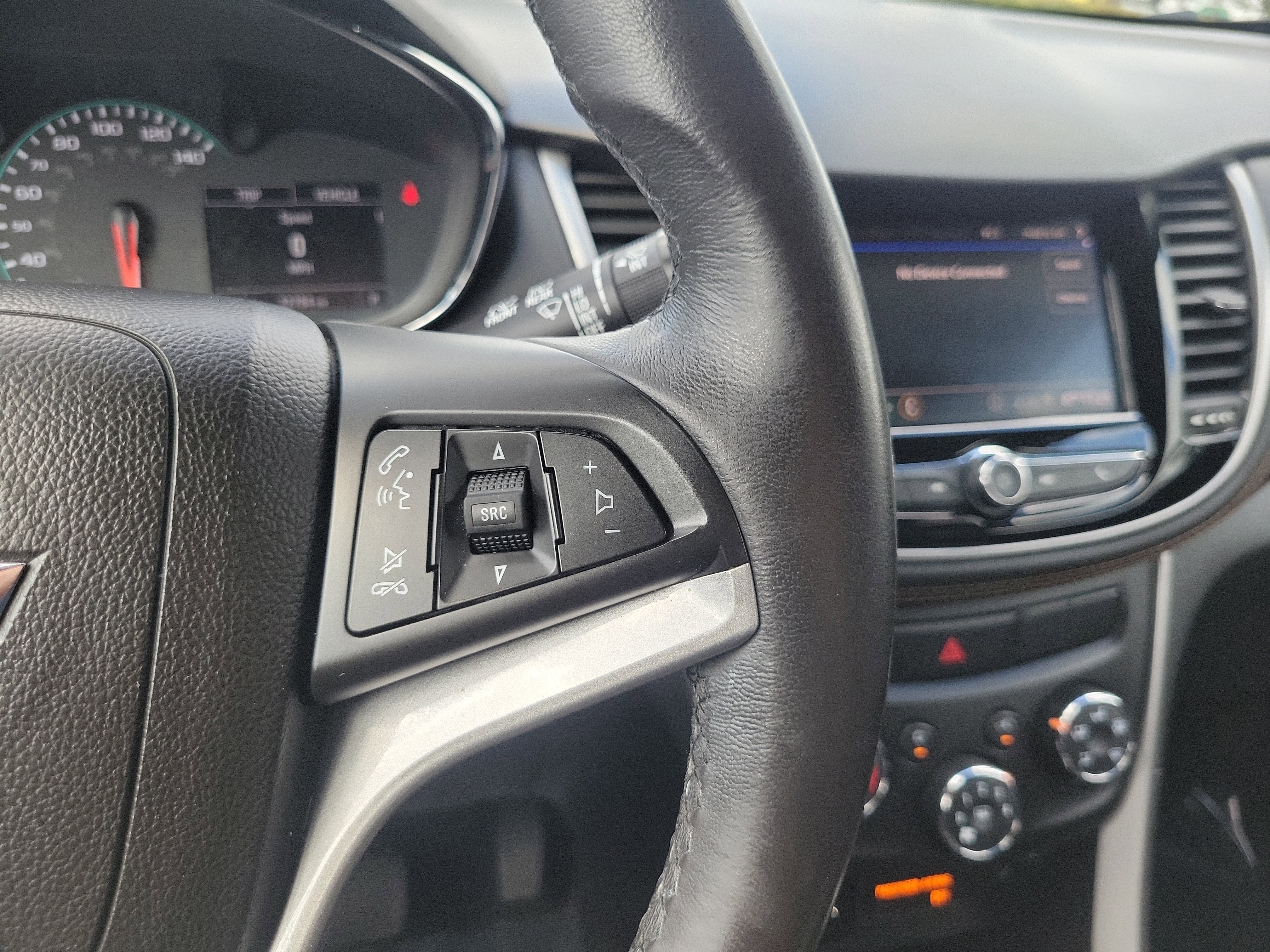 Used 2022 Chevrolet Trax LT w/ Midnight Edition image 19