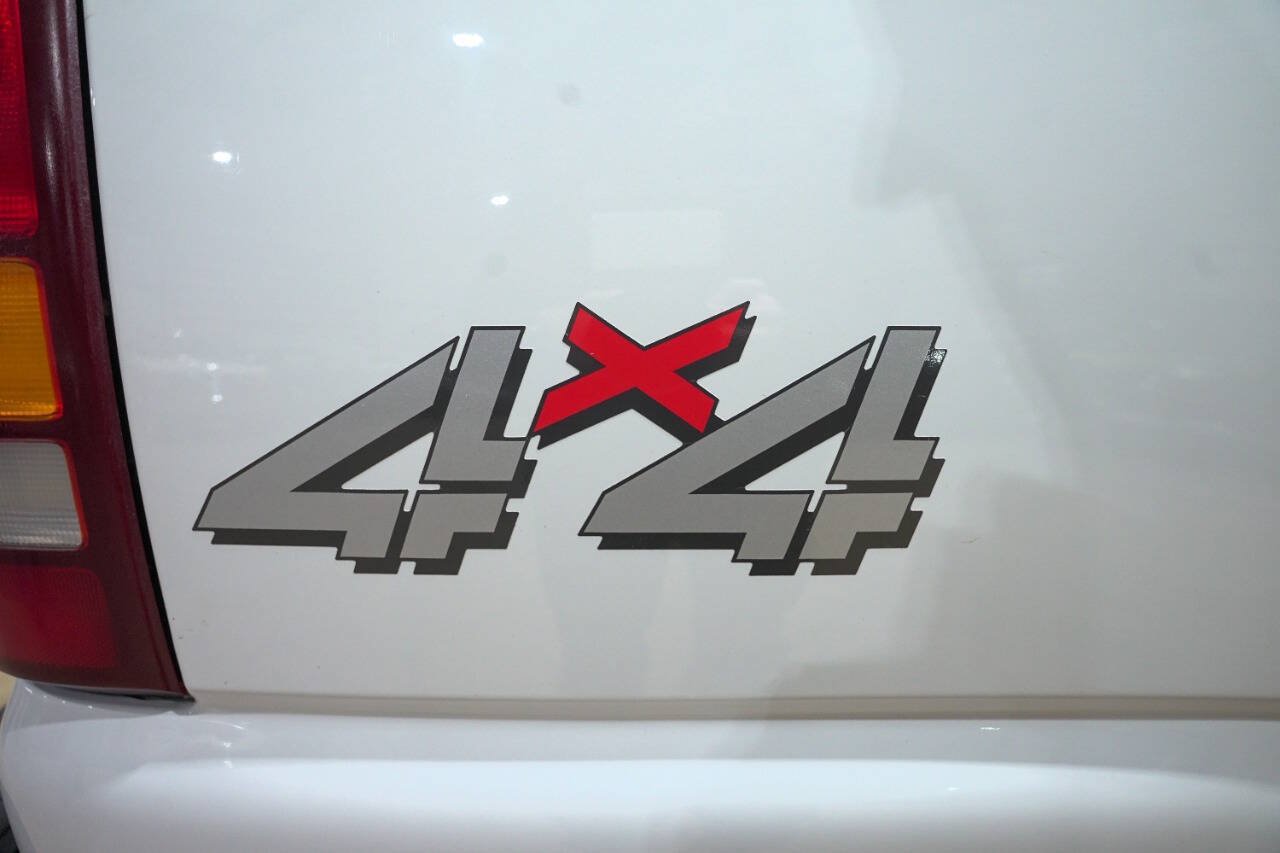 Used 2000 Chevrolet Silverado 1500 4x4 Regular Cab w/ Exterior Appearance Pkg image 26