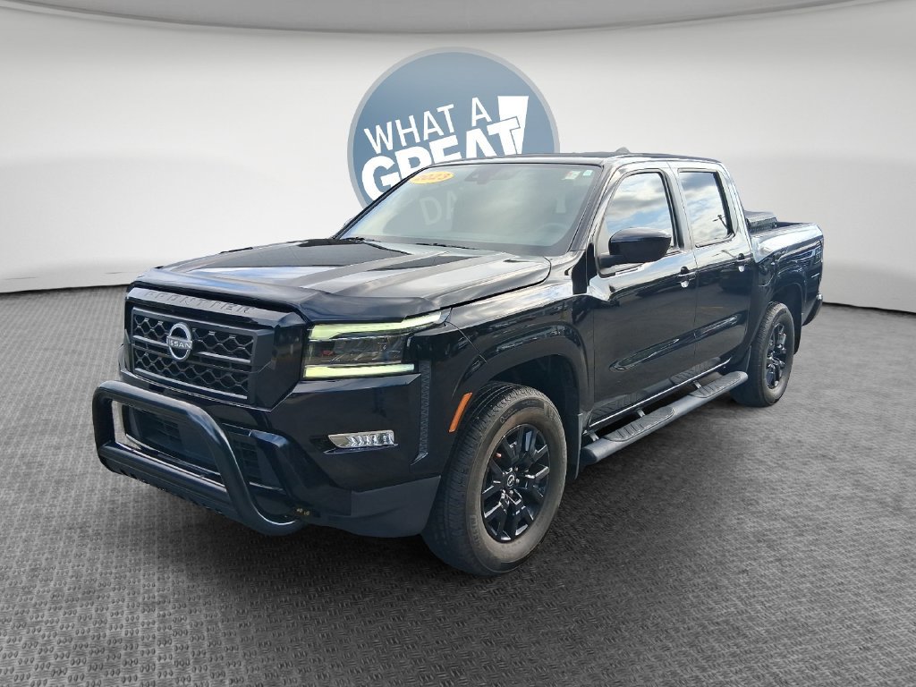Used 2023 Nissan Frontier SV w/ Midnight Edition Package RWD image 8