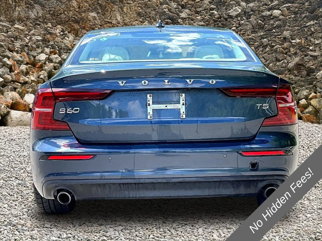 Used 2021 Volvo S60 T5 Momentum FWD image 4