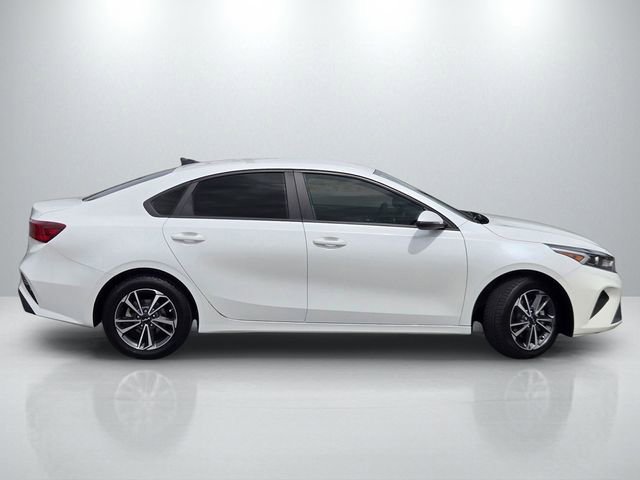 Used 2023 Kia Forte LXS w/ LXS Technology Package FWD image 3