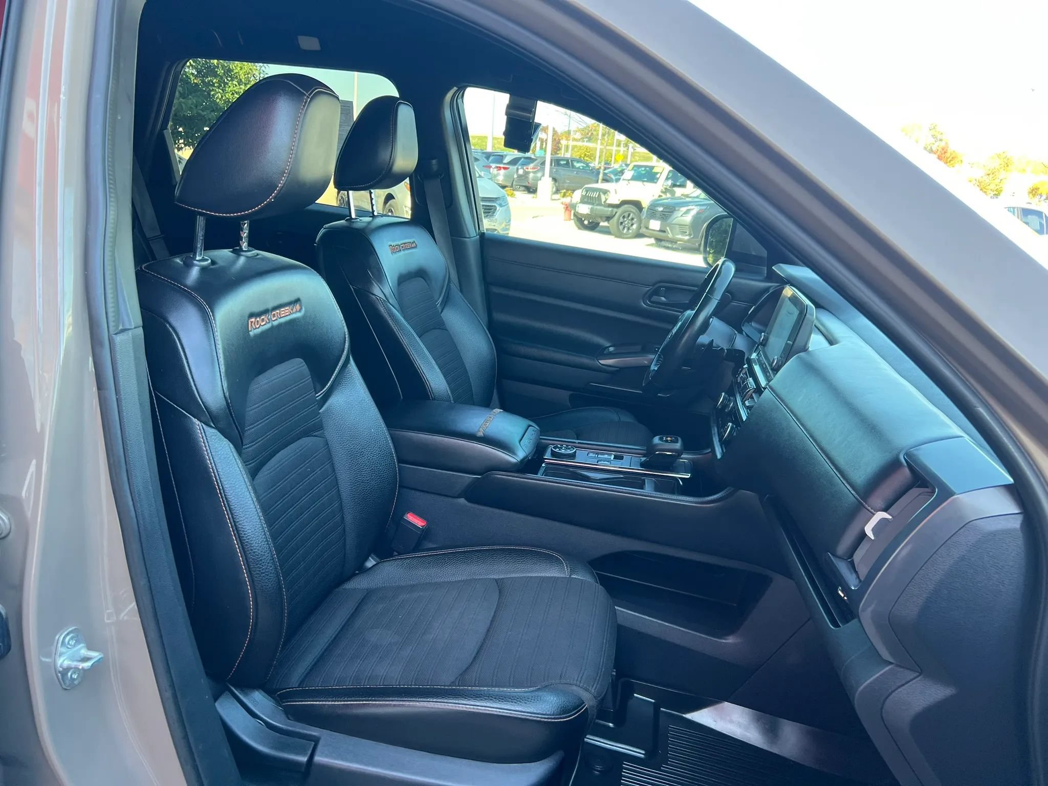 Used 2023 Nissan Pathfinder SV AWD/4WD image 8