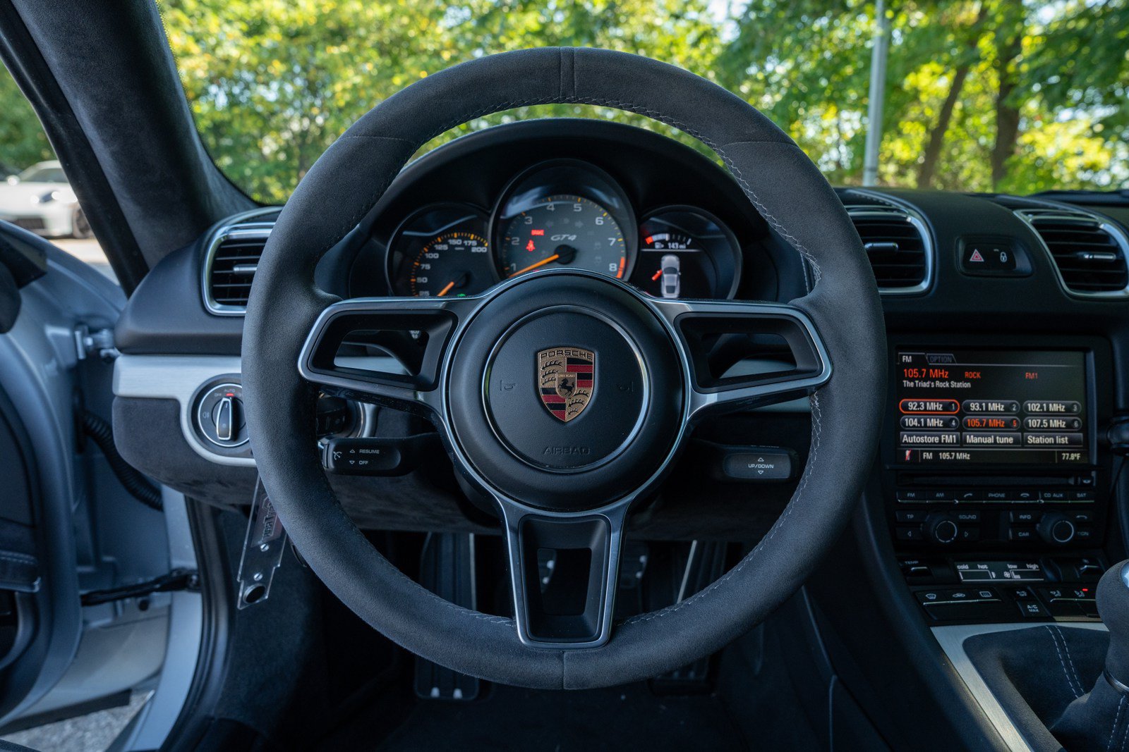 Certified 2016 Porsche Cayman GT4 RWD image 25