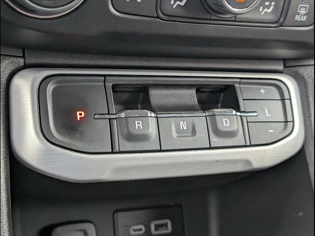 Used 2023 GMC Acadia SLE w/ Driver Convenience Package image 15