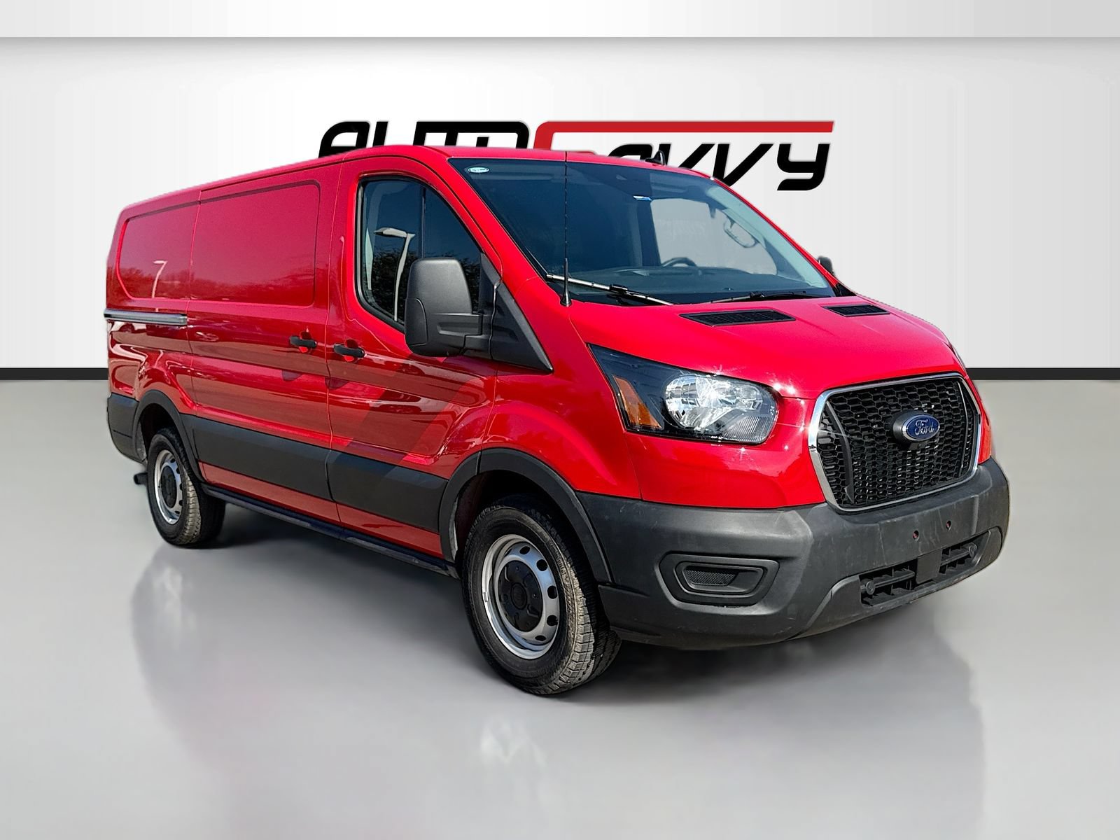 Used 2025 Ford Transit 150 Low Roof RWD image 1