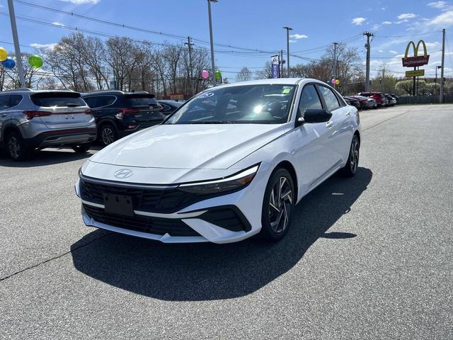 Certified 2025 Hyundai Elantra Sport FWD image 7