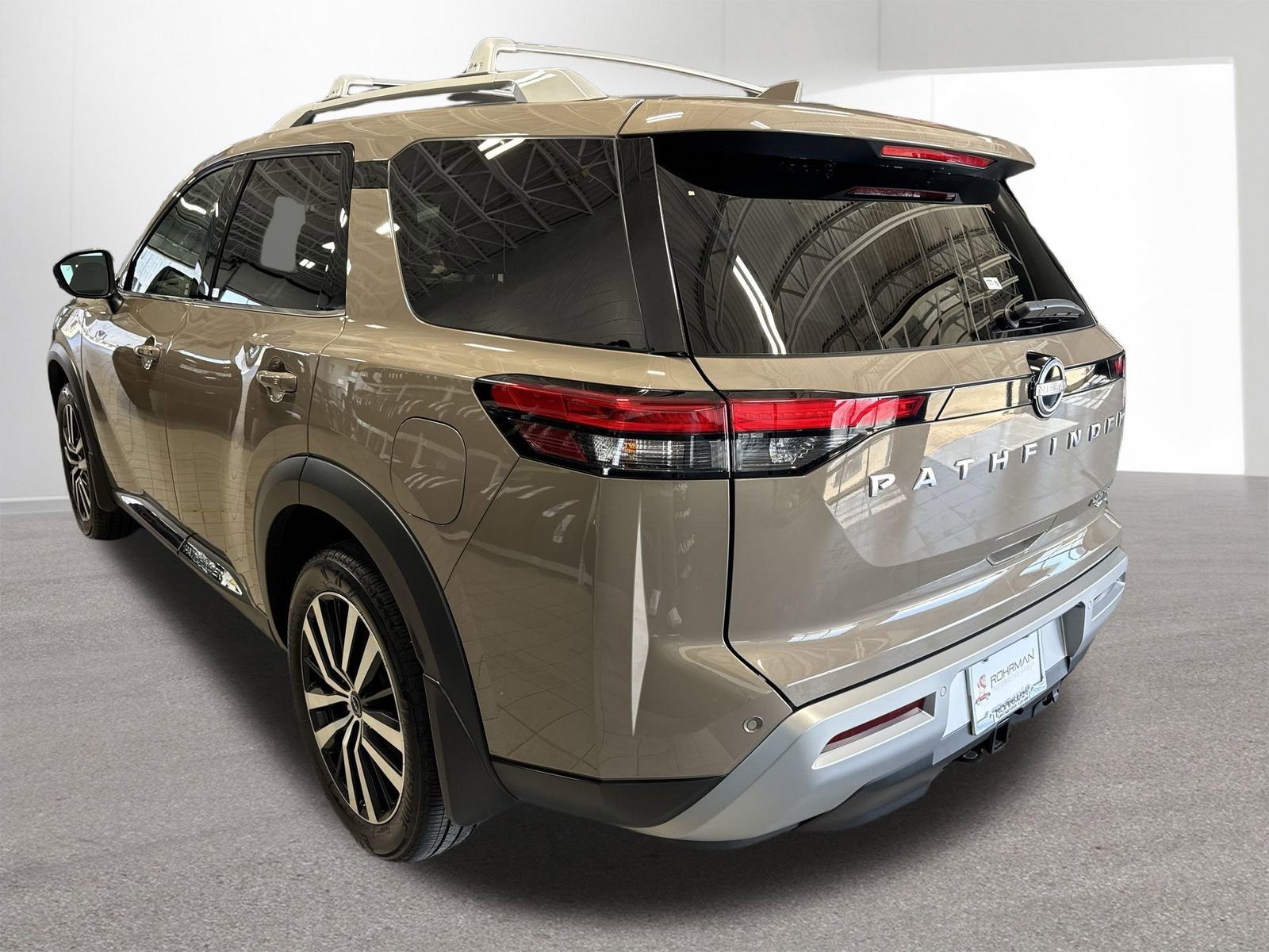 Certified 2024 Nissan Pathfinder Platinum AWD/4WD image 39
