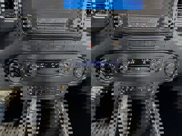 Certified 2023 Nissan Frontier SV w/ SV Convenience Package AWD/4WD image 13