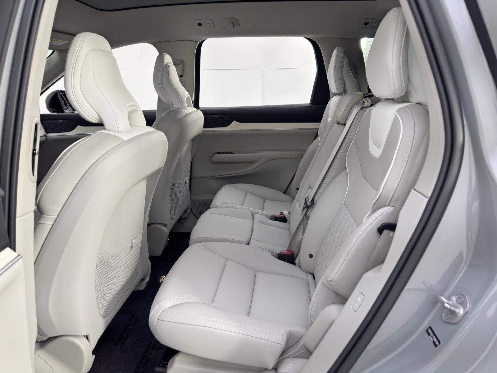 Used 2025 Volvo EX90 Ultra image 40